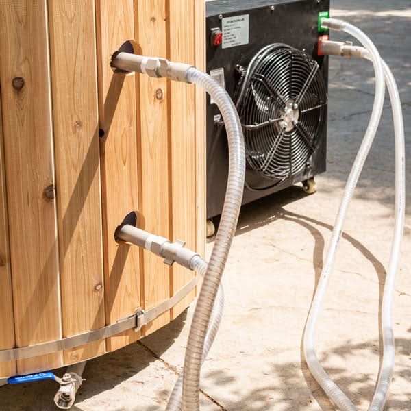 Dundalk LeisureCraft The Arctic Cold Plunge Tub - Knotty Red Cedar - Image 6